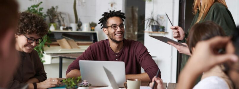 Strong Employer Brand: Attracting Top Talent in 2025